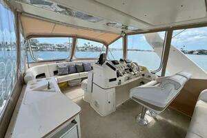 1996 Cruisers Yachts 4285 Express Bridge thumbnail 8