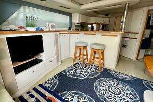 1996 Cruisers Yachts 4285 Express Bridge thumbnail 22