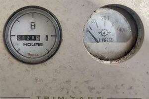 1996 Cruisers Yachts 4285 Express Bridge thumbnail 5