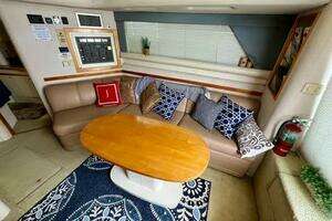 1996 Cruisers Yachts 4285 Express Bridge thumbnail 17