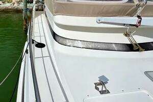 1996 Cruisers Yachts 4285 Express Bridge thumbnail 10