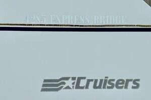 1996 Cruisers Yachts 4285 Express Bridge thumbnail 6