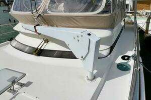 1996 Cruisers Yachts 4285 Express Bridge thumbnail 11