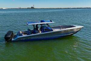 2024 Nor-Tech 390 Sport Center Console thumbnail 2