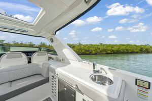 2022 Sea Ray SLX 400 Outboard SEA N SEA