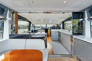 2021 Princess V55 thumbnail 22