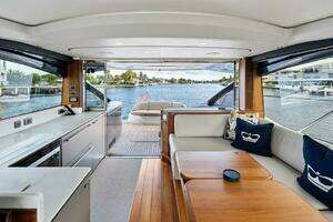 2021 Princess V55 thumbnail 29