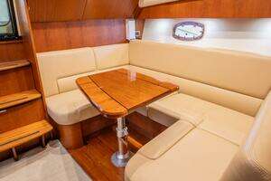 2015 Tiara Yachts 4300 Open thumbnail 9