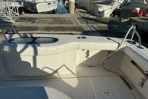 2015 Tiara Yachts 4300 Open thumbnail 32