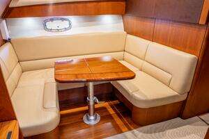 2015 Tiara Yachts 4300 Open thumbnail 6