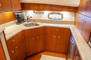 2015 Tiara Yachts 4300 Open thumbnail 8