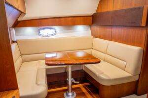 2015 Tiara Yachts 4300 Open thumbnail 7