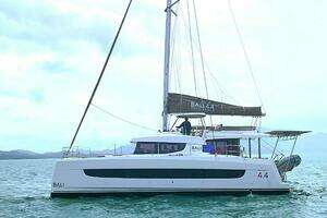 Sunchaser 2022 Bali 4.4 Open Space Yacht For Sale in Phuket 
