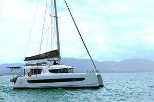 Sunchaser 2022 Bali 4.4 Open Space Yacht For Sale in Phuket 