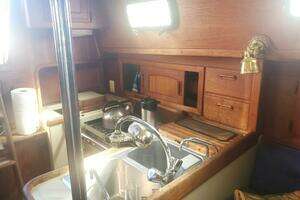 1989 Pacific Seacraft Cutter thumbnail 18