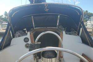 1989 Pacific Seacraft Cutter thumbnail 10