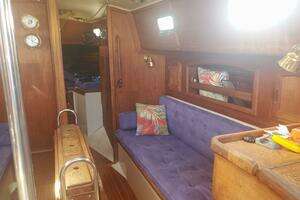 1989 Pacific Seacraft Cutter thumbnail 21