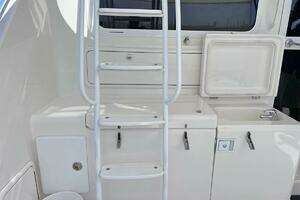 2004 Riviera 40 Sportfish thumbnail 14