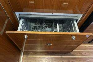 2004 Riviera 40 Sportfish thumbnail 29