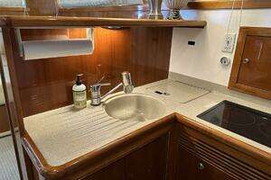 2004 Riviera 40 Sportfish thumbnail 27
