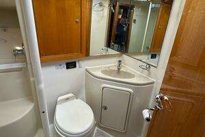 2004 Riviera 40 Sportfish thumbnail 38