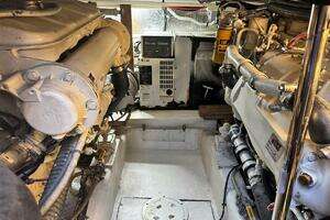 2004 Riviera 40 Sportfish thumbnail 50