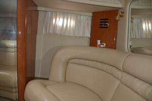 2001 Sea Ray 460 Sundancer thumbnail 36