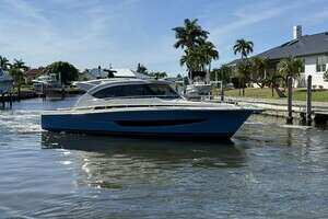 40-ft-Riviera-2021-395 SUV-Punta Gorda Florida United States yacht for sale