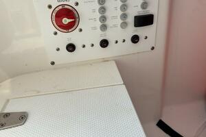 Violet 23ft Edgewater Yacht For Sale