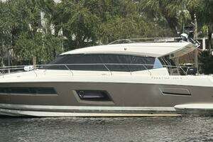 2013 Prestige 550S thumbnail 1