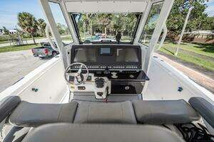2021 Everglades 335 Center Console thumbnail 23