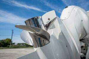 2021 Everglades 335 Center Console thumbnail 51