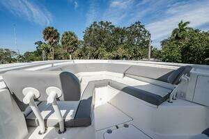 2021 Everglades 335 Center Console thumbnail 10