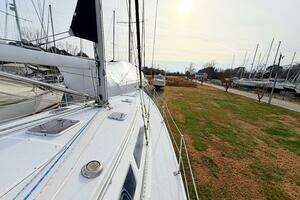 2001 Catalina 380 thumbnail 6