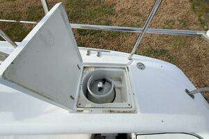 2001 Catalina 380 thumbnail 18