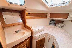 2001 Catalina 380 thumbnail 40