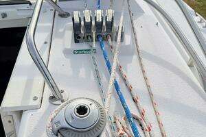 2001 Catalina 380 thumbnail 13