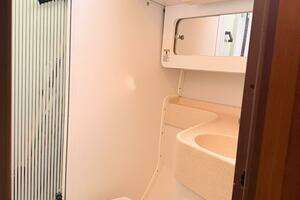 2001 Catalina 380 thumbnail 30