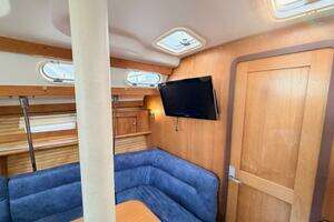 2001 Catalina 380 thumbnail 37