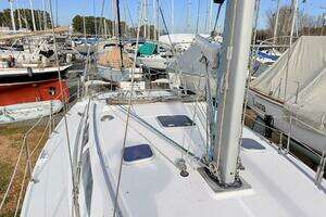 2001 Catalina 380 thumbnail 12