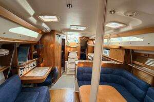 2001 Catalina 380 thumbnail 32