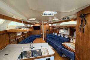 2001 Catalina 380 thumbnail 22