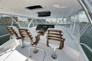 2024 Viking 68 Convertible thumbnail 4