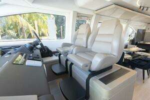 2021 Azimut Fly thumbnail 33