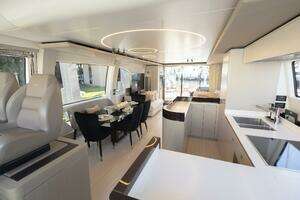 2021 Azimut Fly thumbnail 28