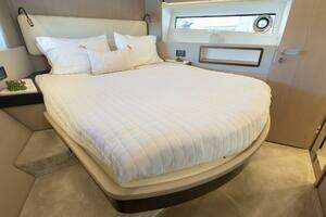 2021 Azimut Fly thumbnail 42