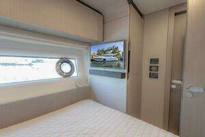 2021 Azimut Fly thumbnail 45