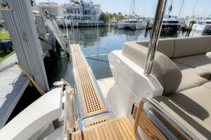 Rho Boat 72ft Azimut Yacht For Sale