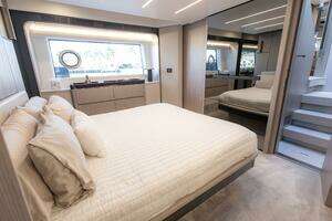 2021 Azimut Fly thumbnail 37