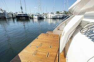 2021 Azimut Fly thumbnail 9